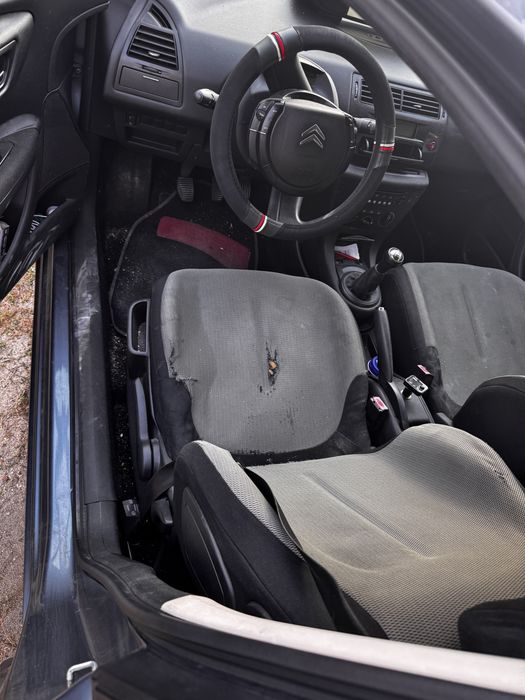 C4 coupe 1.4 gasolina nacional 5 lugares