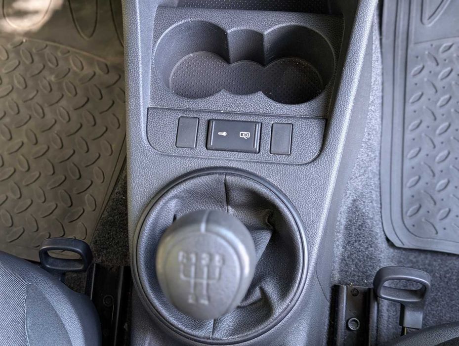 Skoda Fabia 1.2 HTP Gasolina - 61000Km