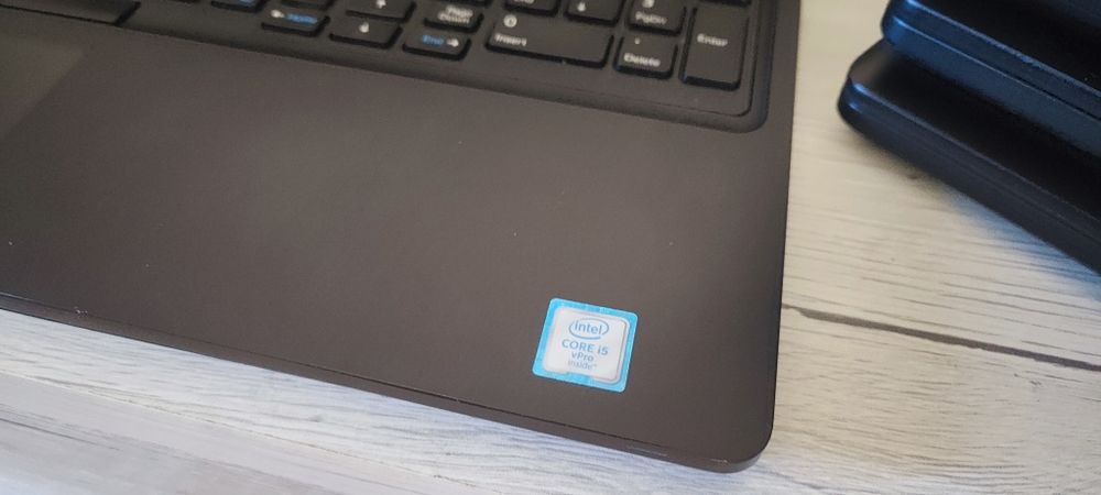 Dell Latitude 5580 i5-6300U/Nvme 256Gb/ОЗУ 8Gb/Hd Graphics 520-2Gb