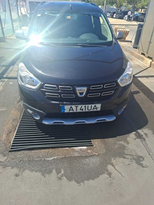 Vendo Carro Dacia lodgy 2021 7 lugares + empresa TVDE de 2 anos