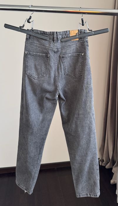 Сірі джинси mom fit Zara, розмір 34