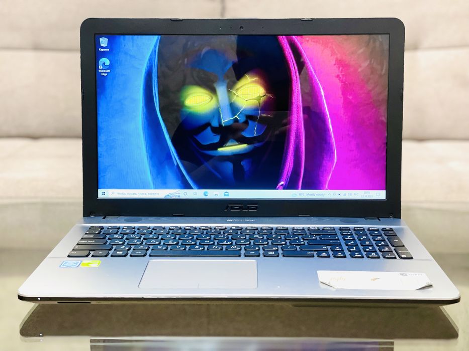 Asus /Core i3-6006U/2.3 GHz/8 ГБ/SSD 240/GeForce 920M /2ГБ