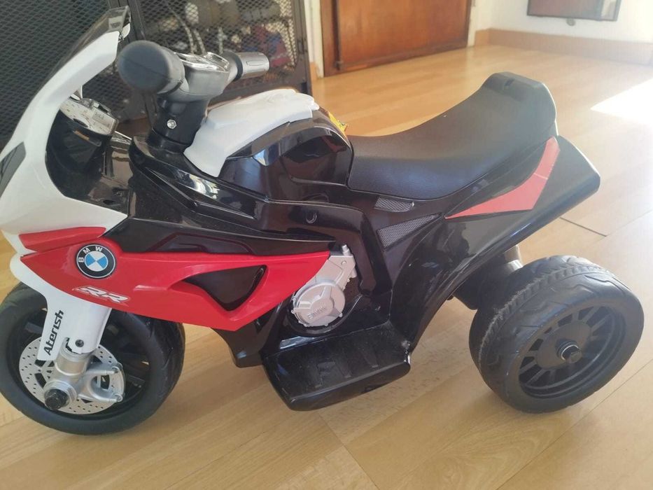 ATAA Cars Mota Elétrica com Licença BMW 6V Vermelha e Branca