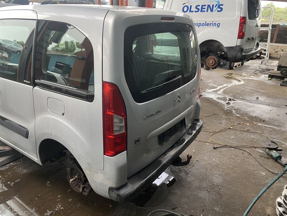 Бампер Пежо Партнер Б9 Peugot Partner B9 2008-2016