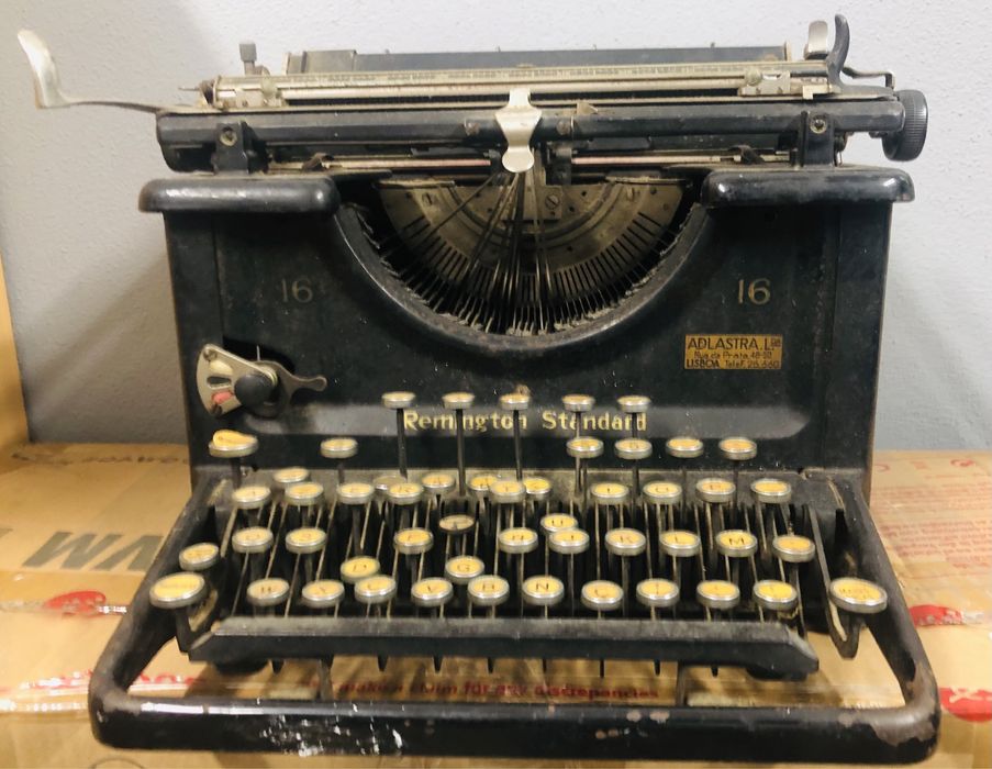 Máquina de escrever Remington, modelo 16