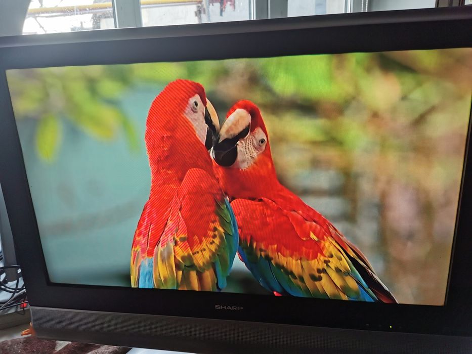 Телевізор sharp 32"
