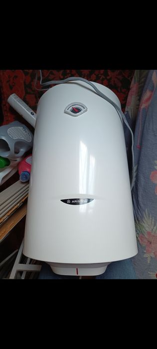 Продам бойлер Ariston на 80л