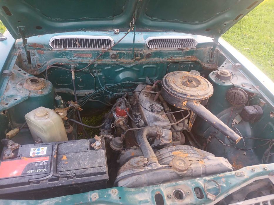 Toyota Corolla 1973 - Viatura para restaurar