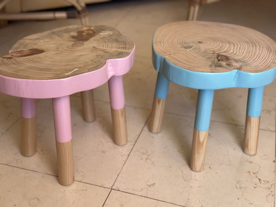 Banco / mesa de cabeceira - quarto criança