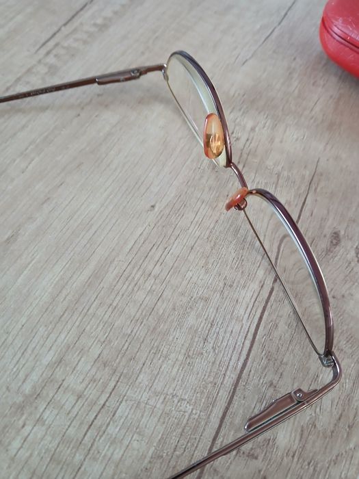 Odsprzedam oprawki do okularów lekkie