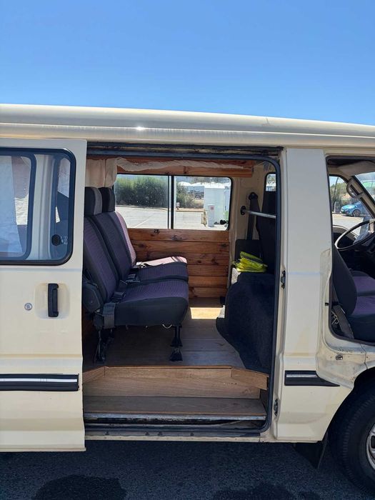 Mitsubishi L300 2.5 Diesel LONGA – 9 Lugares – Camper