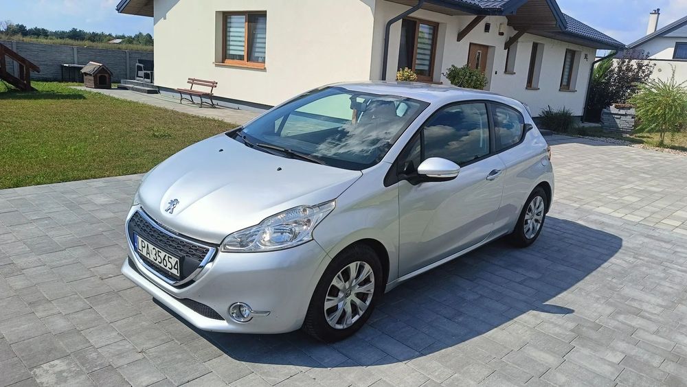 Peugeot 208