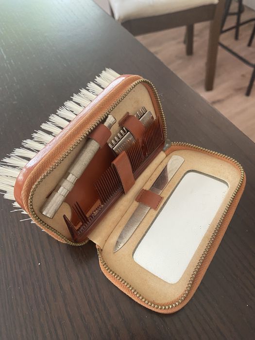 Caixa de viagem de homem antiga