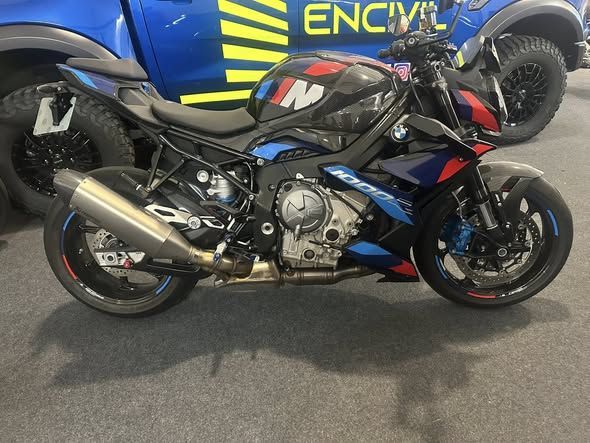 BMW M 1000 R M Motorsport
