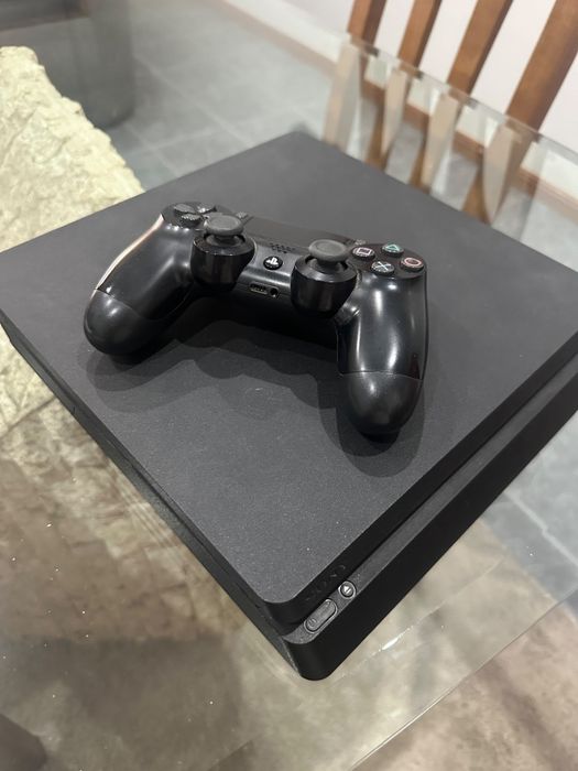 PS4 1tb +comando original +2jogos