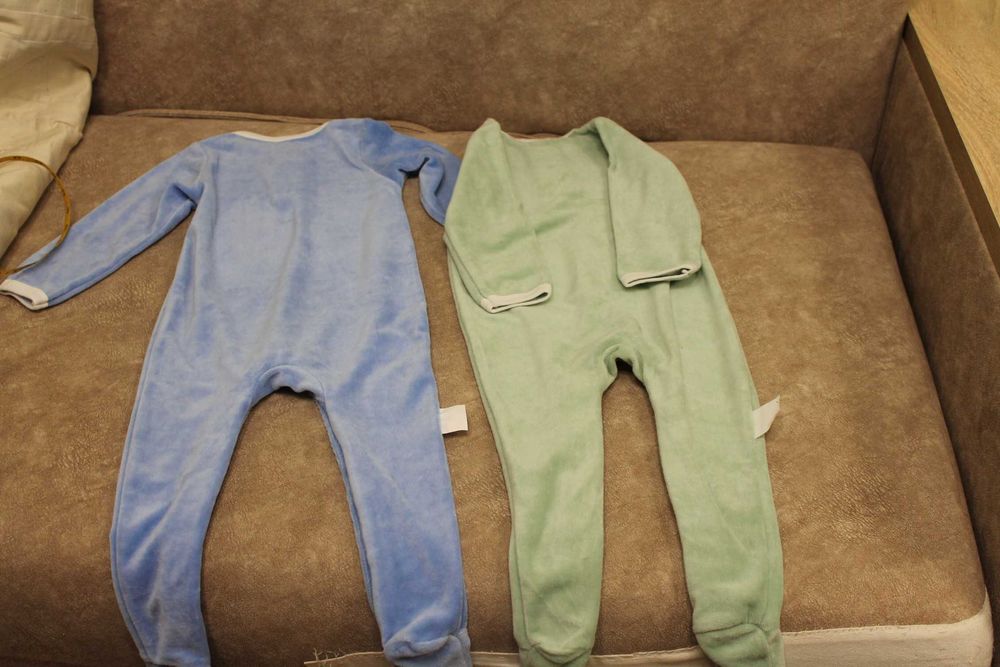 Детский махровый теплый комбинезон на 1-2 года 2 штуки Новые