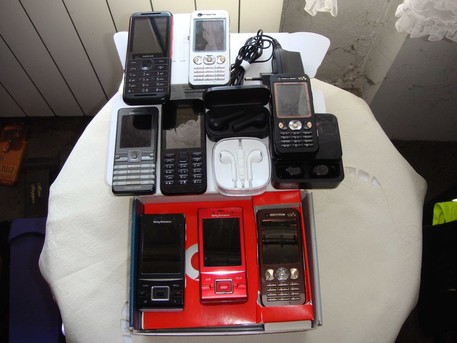 Paczka  Telefonów  ,,, Nokia / Dual  i  Sony - Eriksony