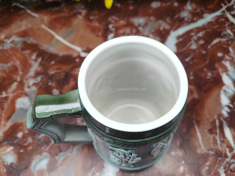 Śliczny ceramiczny kufel - 2 muszkieterów i rycerz - 0,65 L - Sitzendorf