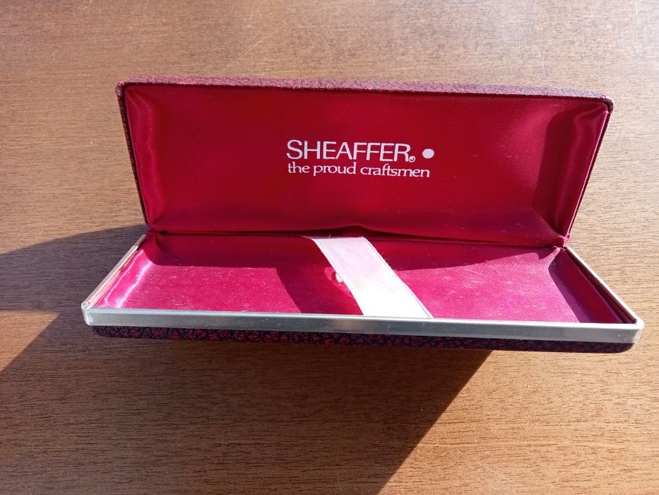 Caixas antigas para canetas