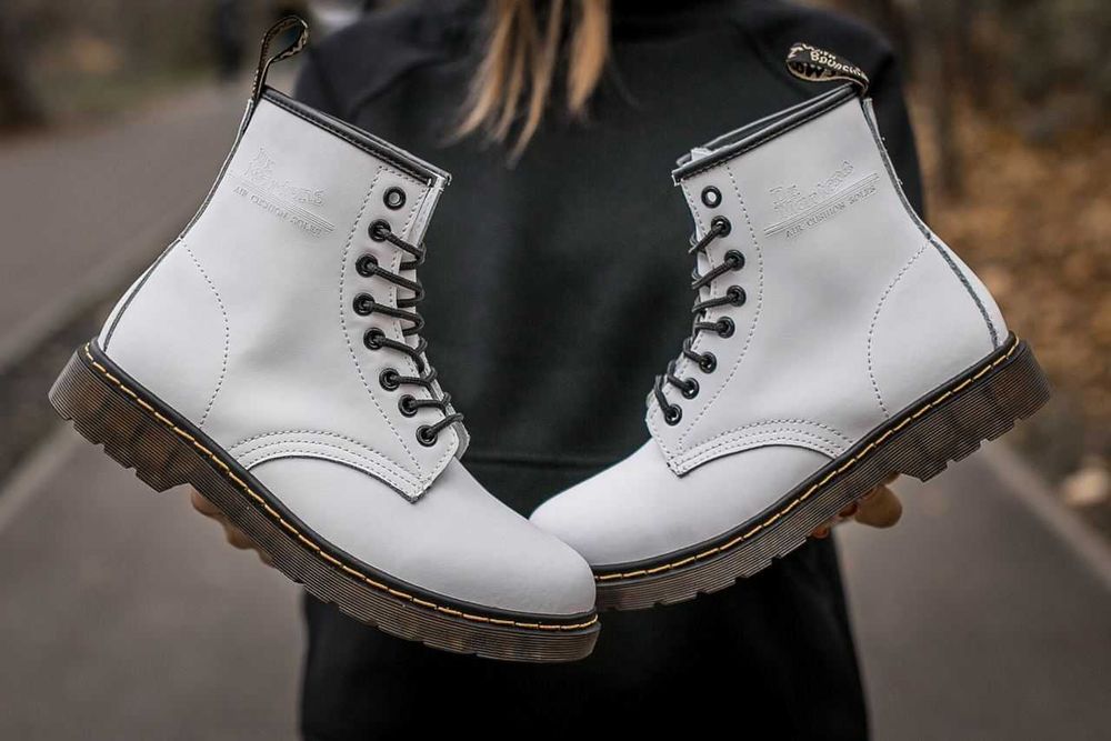 Dr.Martens білі з хутром / 36-40 / Натуральна шкіра / Чорне хутро !