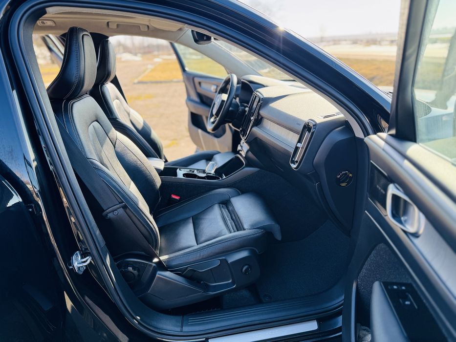 Volvo XC40 1.5PHEV AWD R-Design 2022рік Official