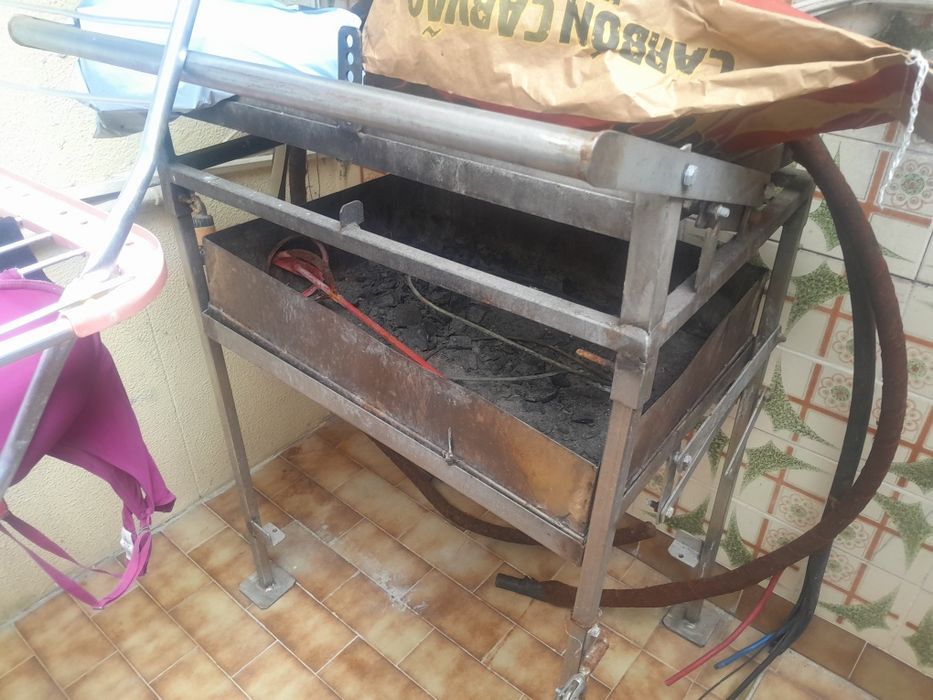 Vendo grelhador em ferro macico 40€