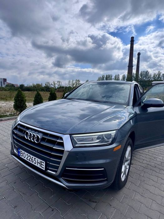 Audi Q5 2018 • 2.0 TFSI • 252 к.с. • quattro • Панорама • Virtual Cockpit