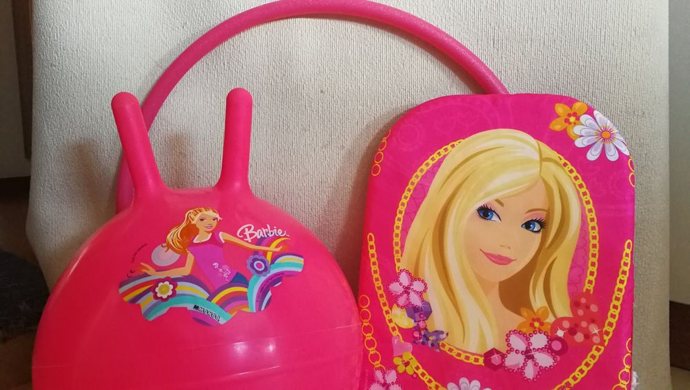Prancha+ Bola saltitona BARBIE + Arco Hula Hoop