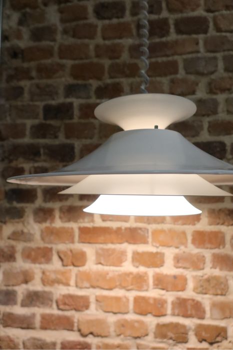 Biała duńska lampa wisząca Design Light Carina 1980 vintage