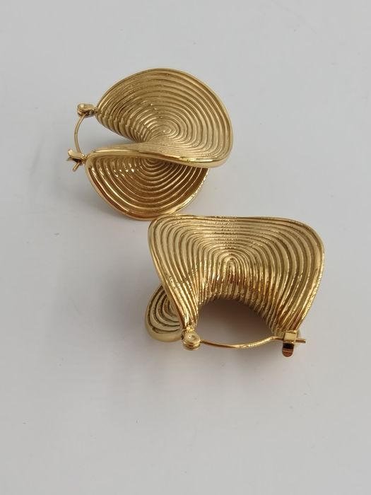 Modne kolczyki koszyczku biżuteria na wiosnę