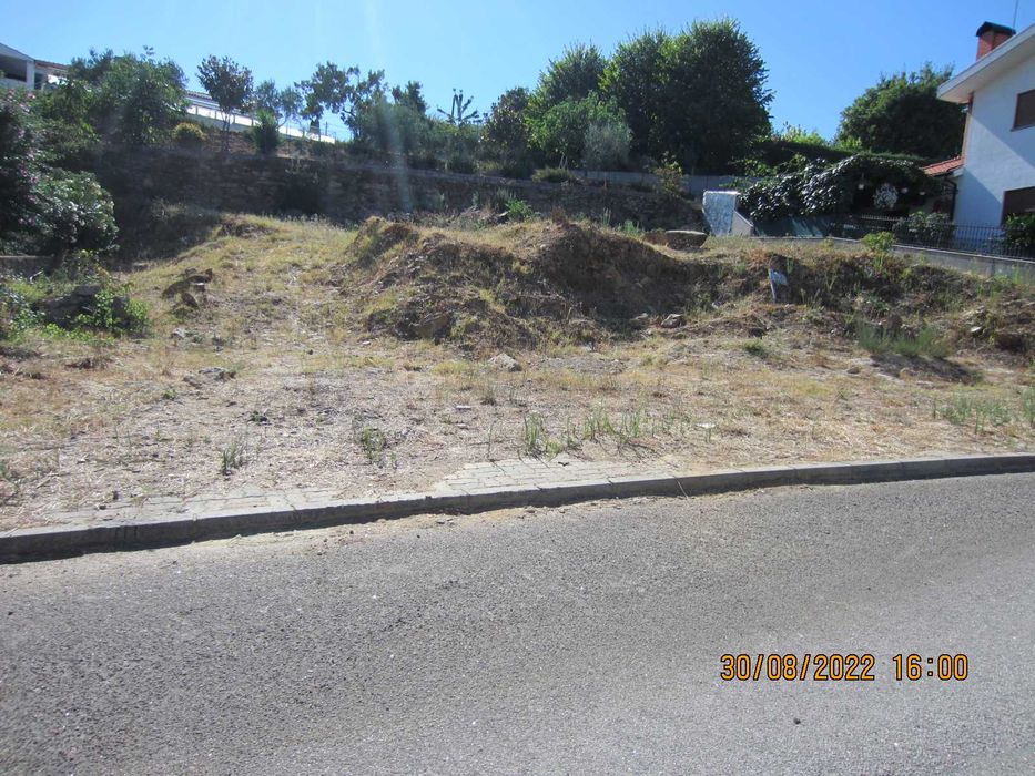 Vendo lote de terreno urbanizado no centro de Alijó