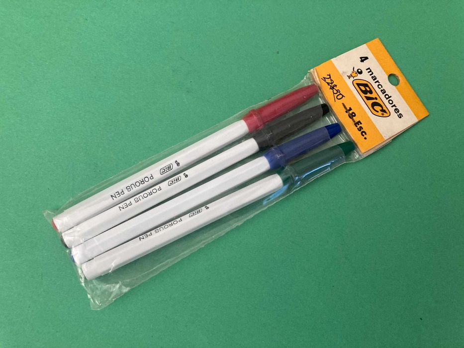 Embalagem com Canetas Marcadores BIC Anos 70