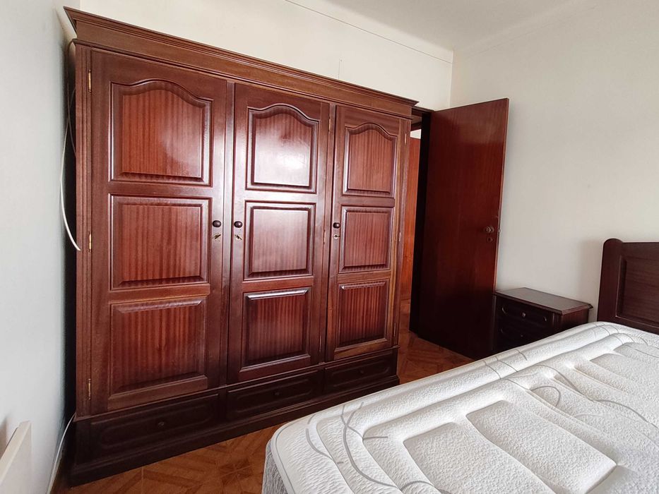 Mobília completa de quarto de casal