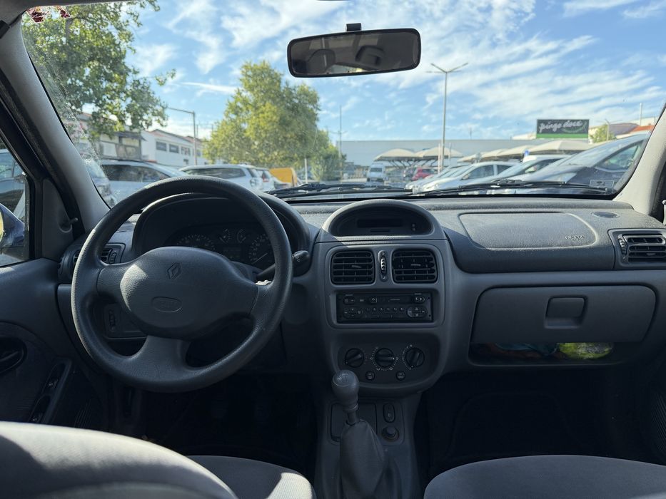 Renault Clio — fotografia 6