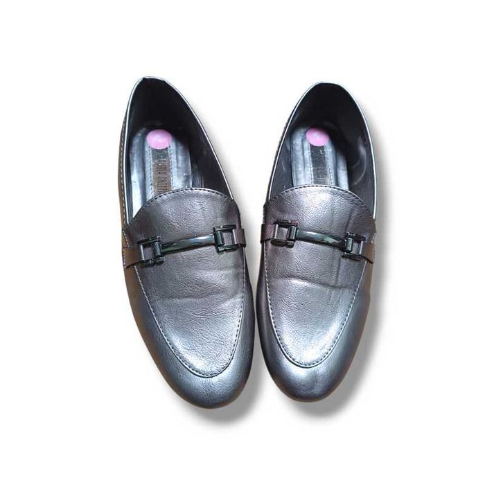 Сріблясті туфлі лофери
Claudia Ghizzani