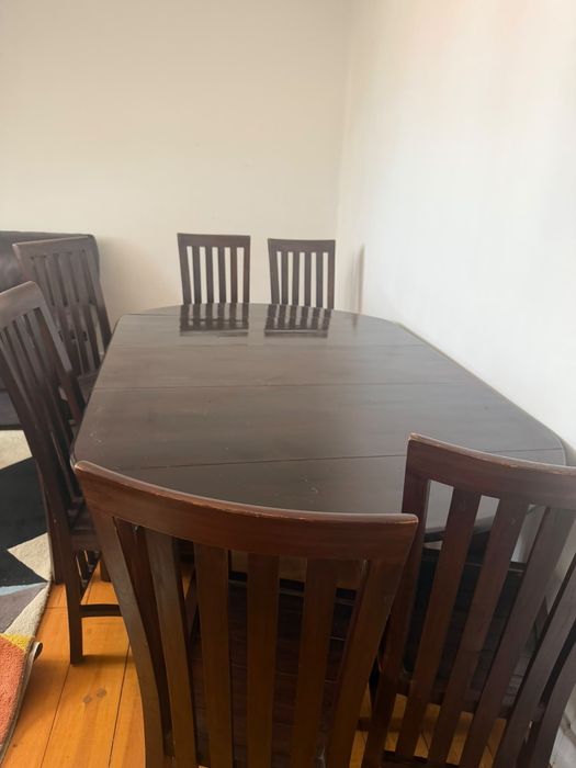 Mesa de jantar/cozinha + 6 cadeiras de madeira maciça