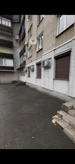 Комерційне приміщення з окремим входом 100м