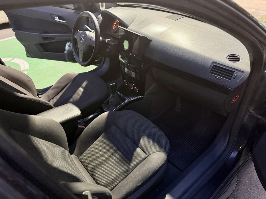 Продам Opel Astra H
