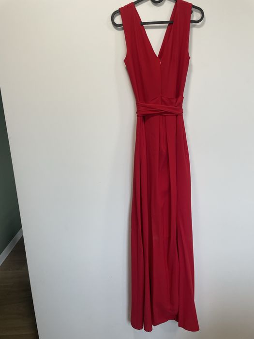 Piękna czerwona suknia z rozcięciem rozmiar 36
