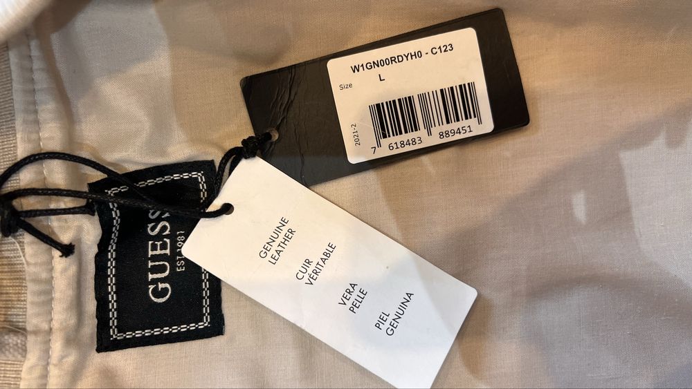 Kurtka bomberka  Guess