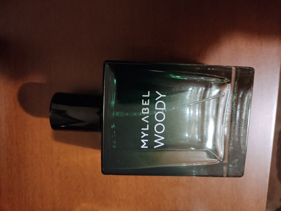 Frasco de perfume Hugo Boss e caixa
