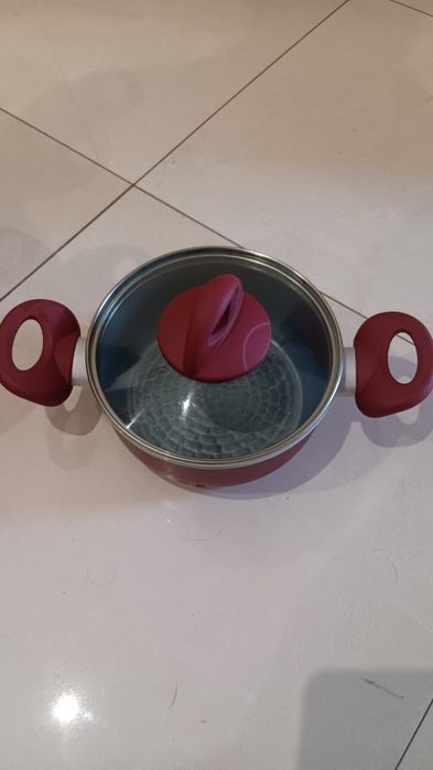 Conjunto de  4 tachos em bom estado