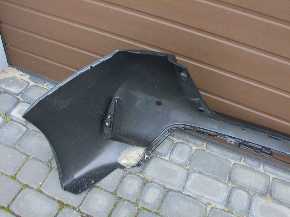 Toyota auris II 12-15  HB  zderzak tył nowy oryginał