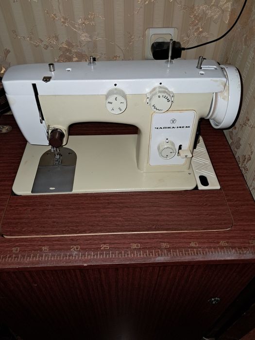 Швейна машинка "Чайка"