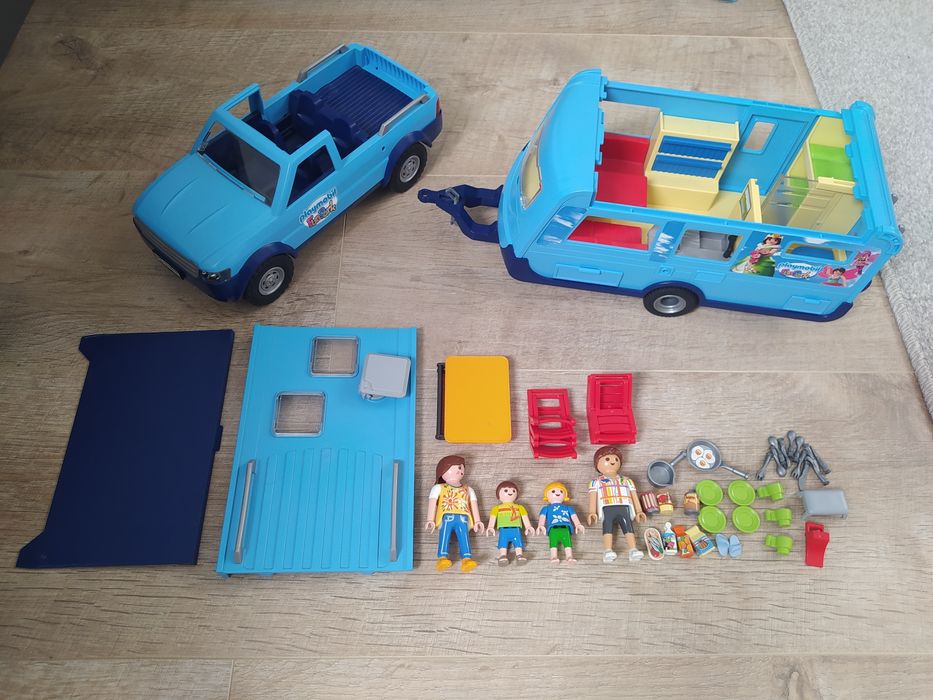 Playmobil 9502 Family Fun Kamper z przyczepą