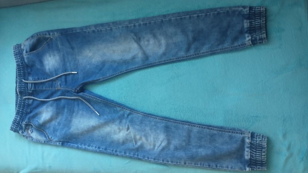 Spodnie jeansy z gumką