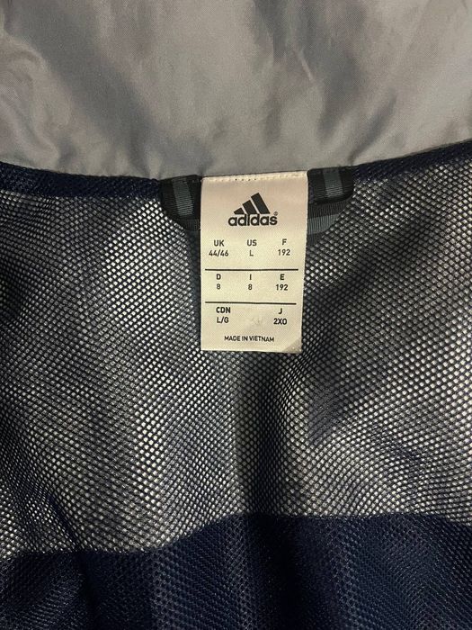 Вітровка adidas.
