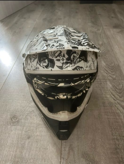 Kask na motor z goglami