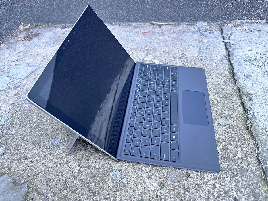 Microsoft Surface PRO 4 i5 / 8GB / 512GB / Matryca LG / PTM / Bat 95%