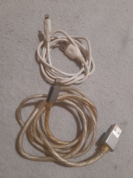 6 cabos de carregador de telemóveis todos 10€